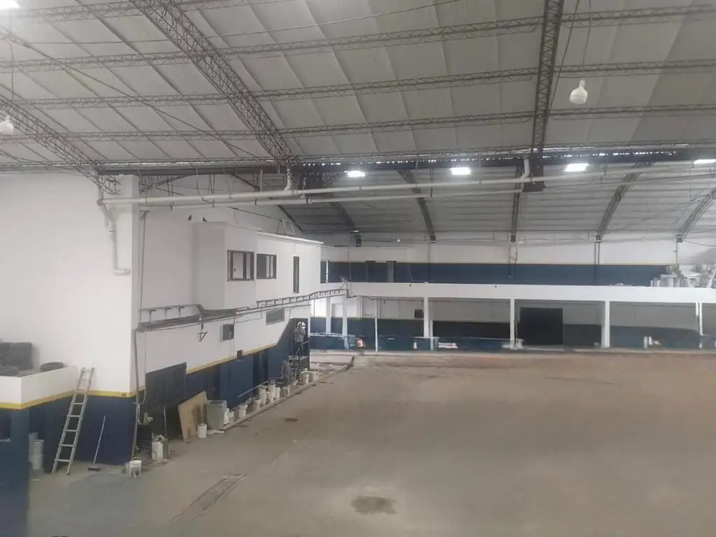 Foto de GALPON INDUSTRIAL 2.500MTS - A 80MTS DE VERGARA, imagen 2