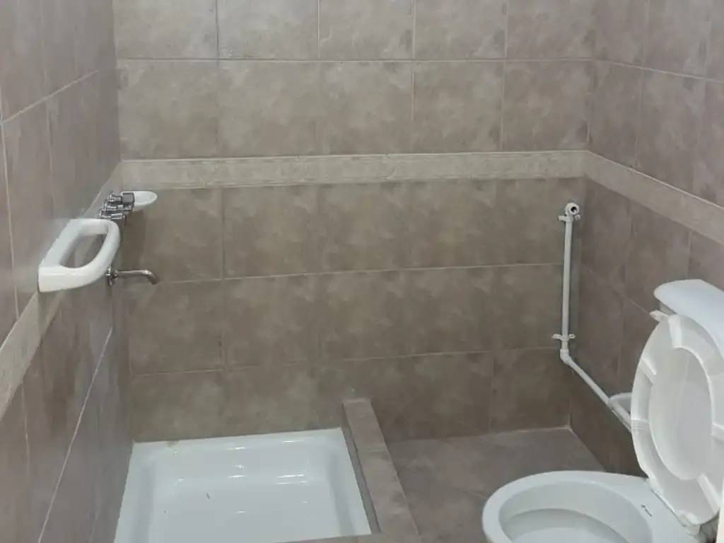 Foto de LOCAL DE 350 M2 Y 3 DEPARTAMENTOS TIPO PH , CON RENTA 10% ANUAL, imagen 2