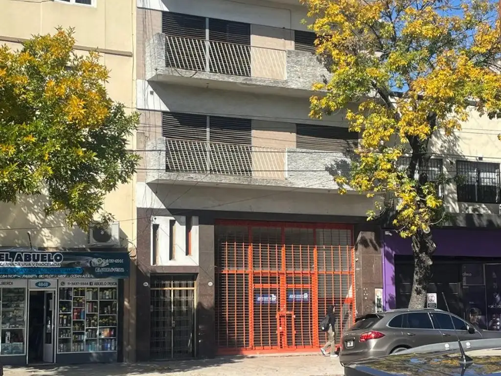 Foto de LOCAL SOBRE AV. ALBERDI 4800 y vivienda multifamiliar, imagen 1