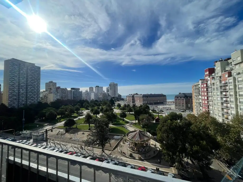 Foto de Venta de departamento 2 amb ampios con vista a Plaza Colon, imagen 1