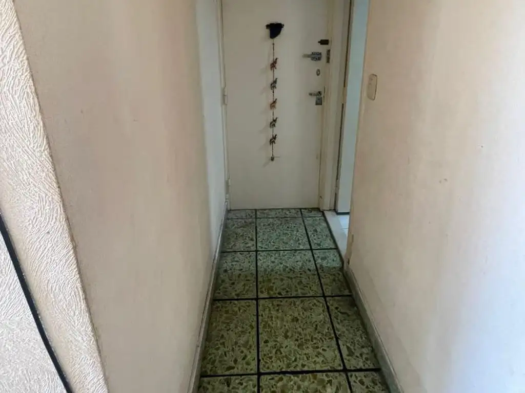Foto de Venta de departamento 2 amb ampios con vista a Plaza Colon, imagen 3