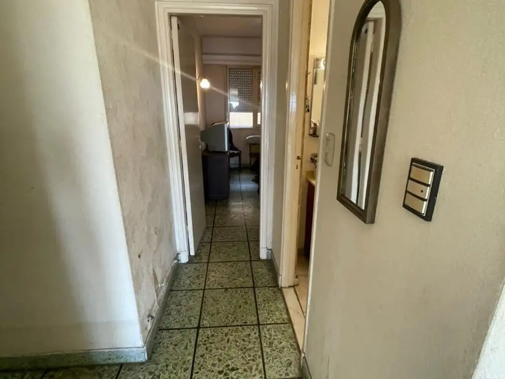 Foto de Venta de departamento 2 amb ampios con vista a Plaza Colon, imagen 2