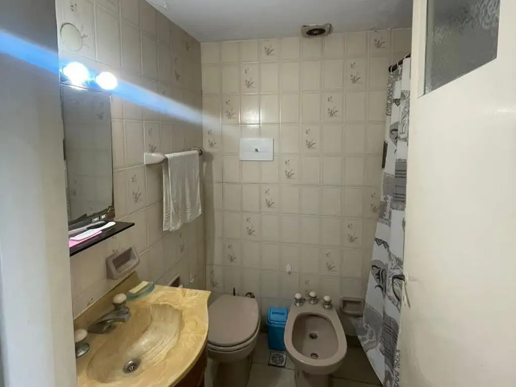 Foto de Venta de departamento 2 amb ampios con vista a Plaza Colon, imagen 5