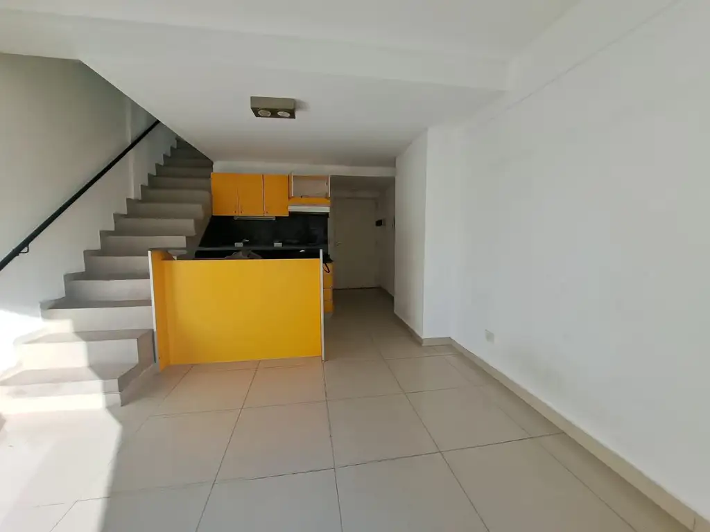 Foto de Departamento en alquiler de 1 dormitorio en Villa Gral. Mitre, imagen 1