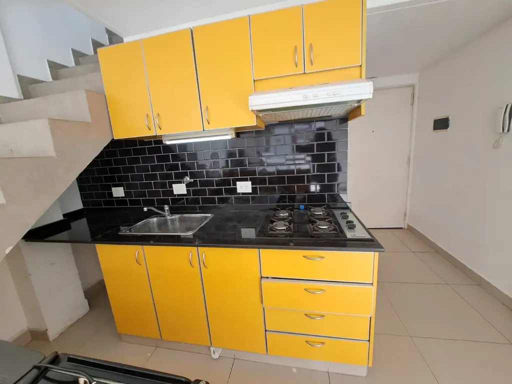 Foto de Departamento en alquiler de 1 dormitorio en Villa Gral. Mitre, imagen 2