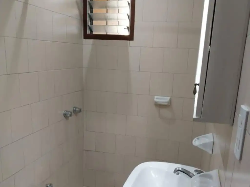 Foto de SE ALQUILA DUPLEX 2 AMB EN VILLA LUZURIAGA, imagen 3