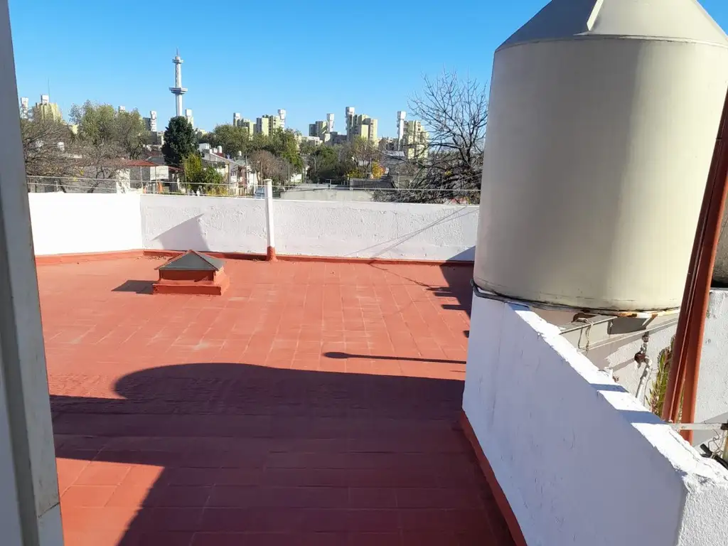 Foto de excelente PH en 1 piso 3 amb en excelente estado, con terraza de uso, imagen 1