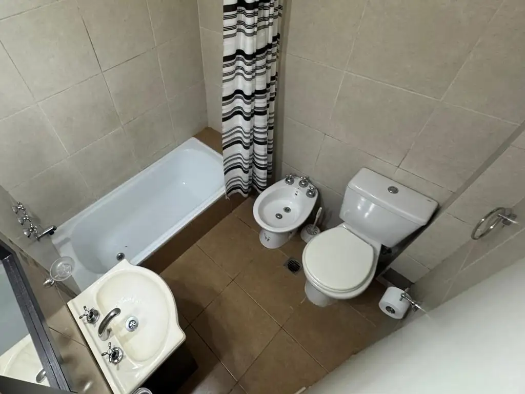 Foto de DEPARTAMENTO EN PLANTA BAJA AL FRENTE. VILLA SARMIENTO., imagen 4