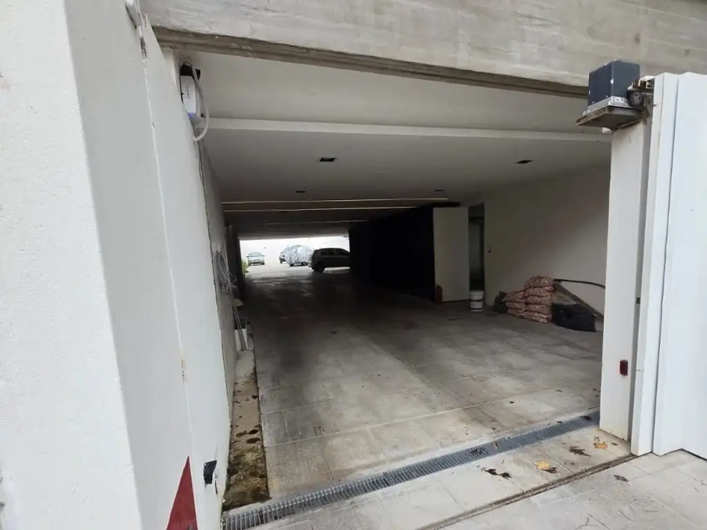 Foto de Cochera en planta baja, fija y descubierta. Edificio a estrenar, imagen 1
