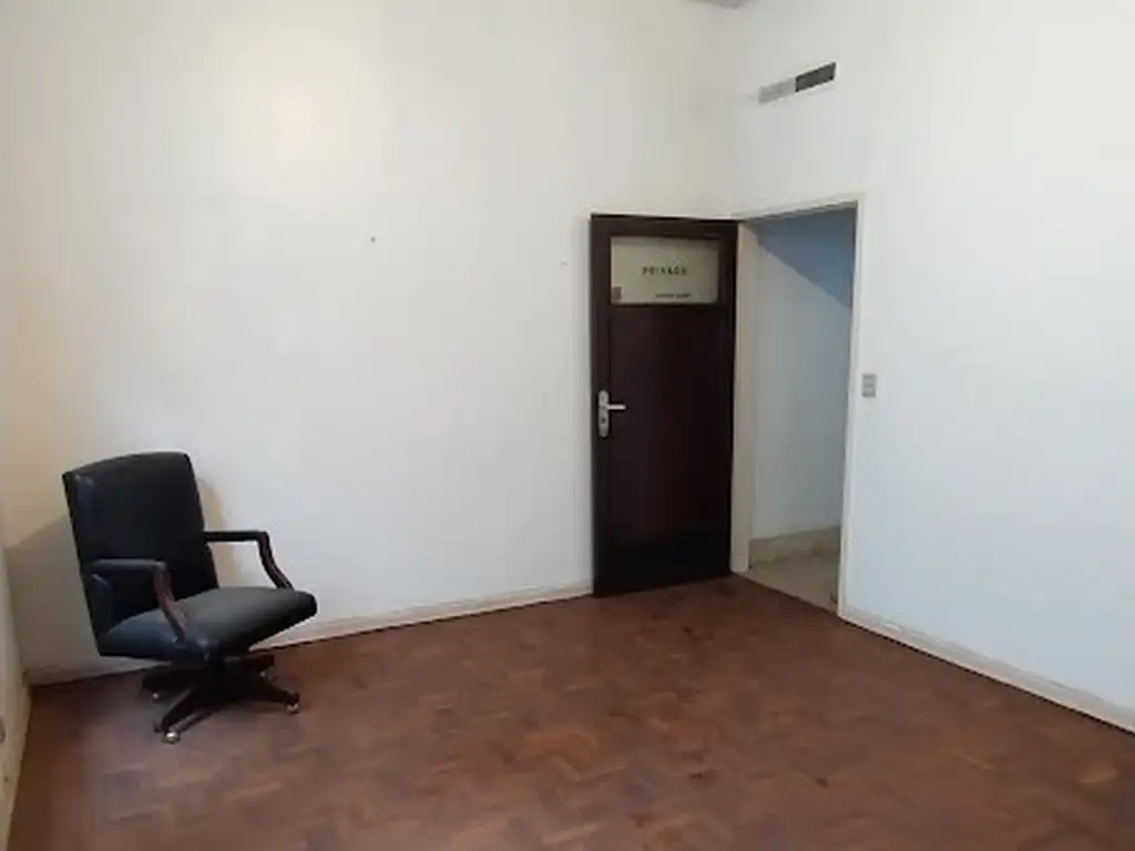 Foto de 3 Oficinas o Consultorios en Alquiler A. Alsina Y San José, imagen 3