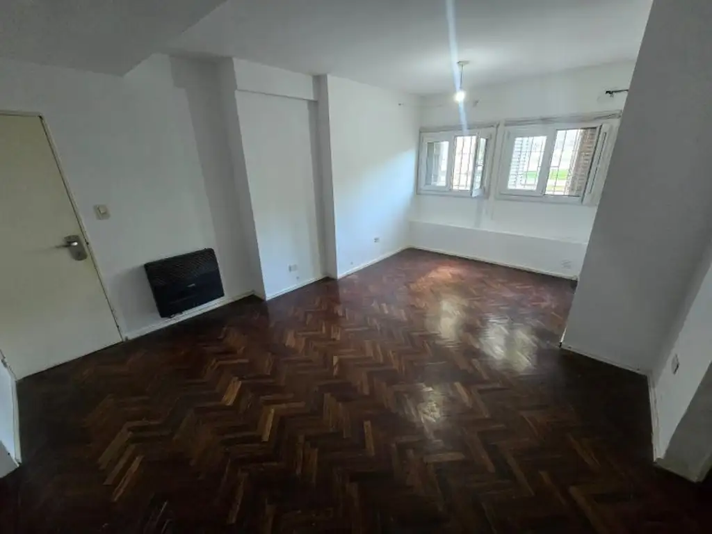 Foto de ALQUILER 2 DORM. + PATIO EXCELENTE UBICACION, imagen 2