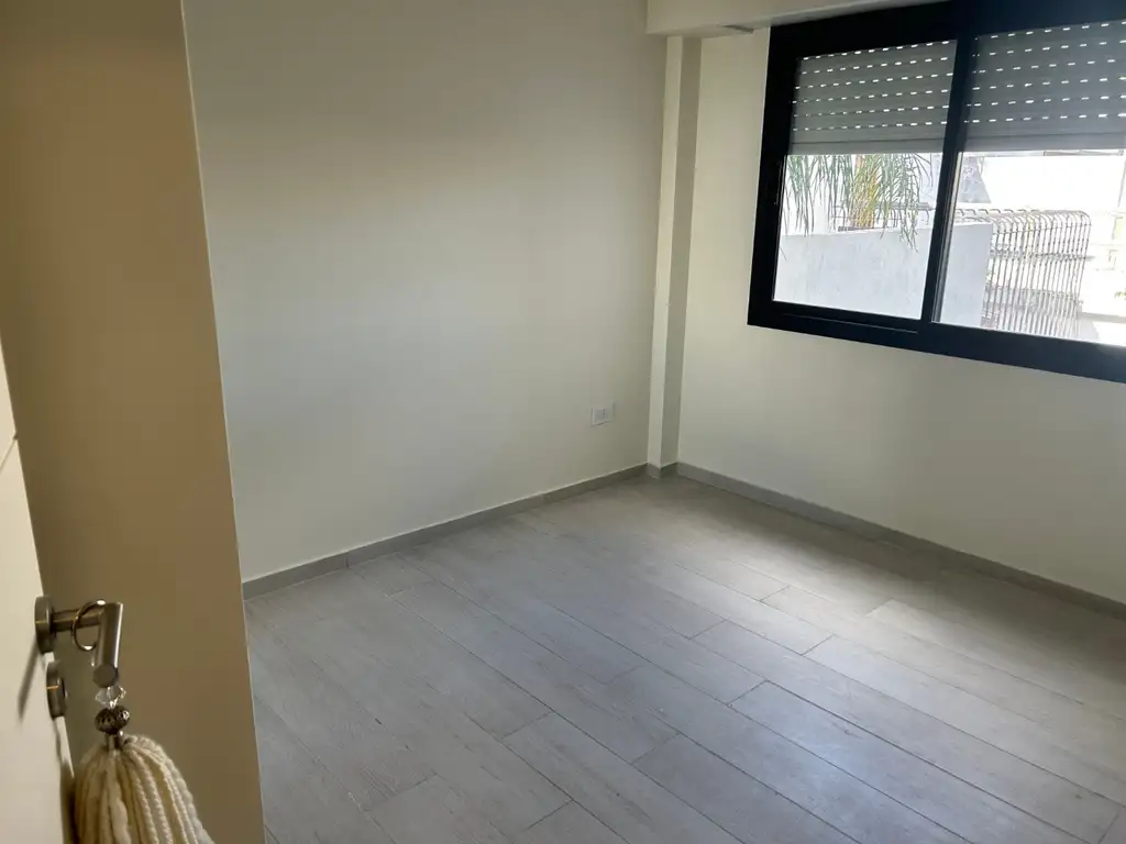 Foto de Dpto 3amb Con Dos Baños Completos Y Un Toilette Al Frente Con Balcon, imagen 4