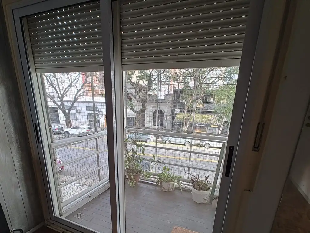 Foto de Venta 2 Ambientes En Villa Urquiza Con Cochera Fija Semicubierta, imagen 2