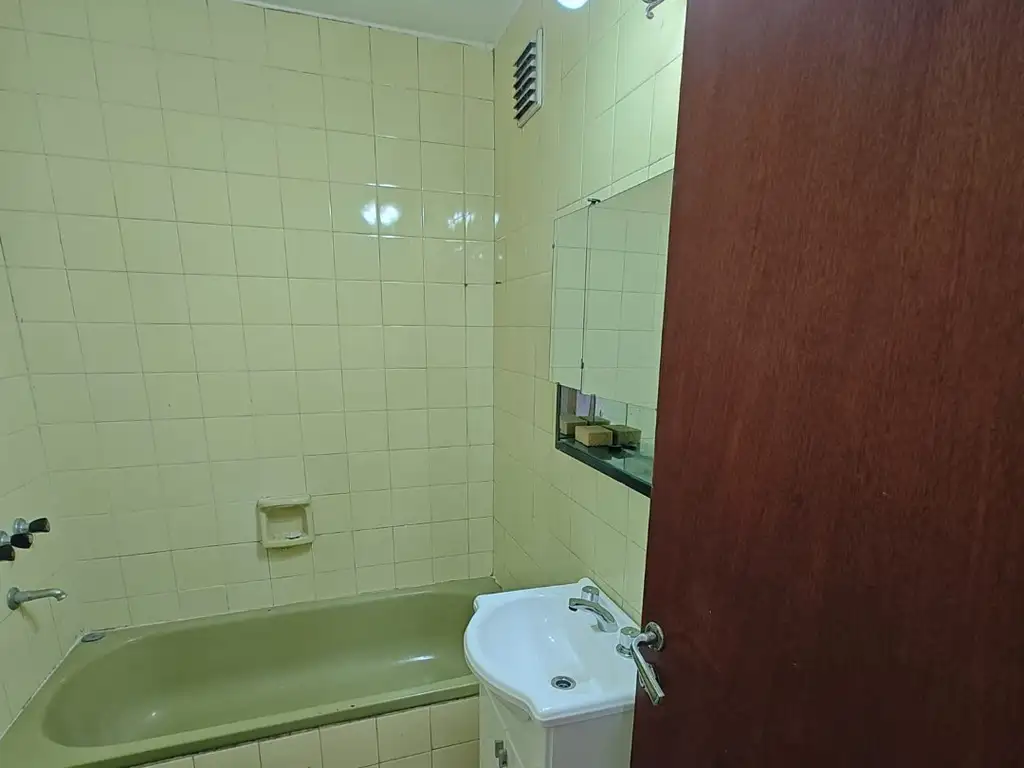Foto de Venta 2 Ambientes En Villa Urquiza Con Cochera Fija Semicubierta, imagen 5