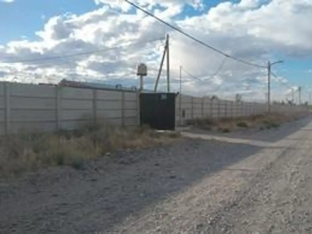 Foto de ALQUILER 3700 m2 P. INDUST. NEUQUÉN, imagen 2