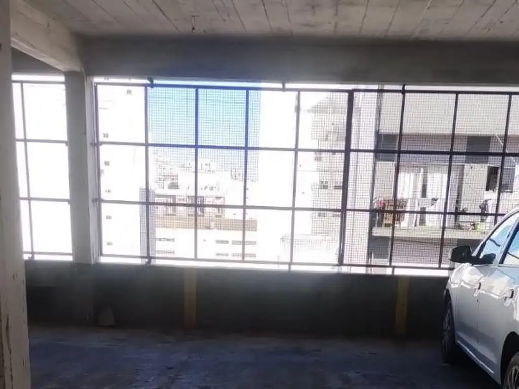 Foto de VENTA COCHERA EN EDIFICIO NAMUNCURA, imagen 1