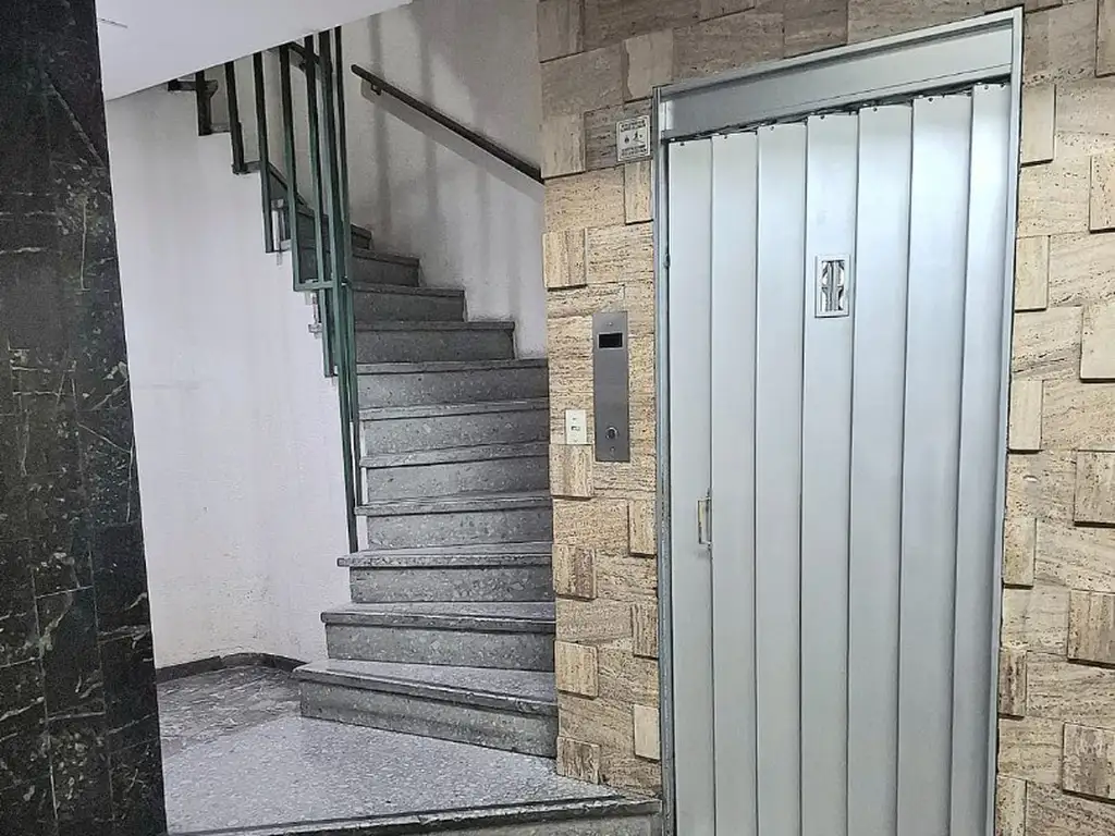 Foto de EXCELENTE OFICINA AL FRENTE / CON COCINA Y BAÑO INDEPENDIENTES/ A, imagen 4