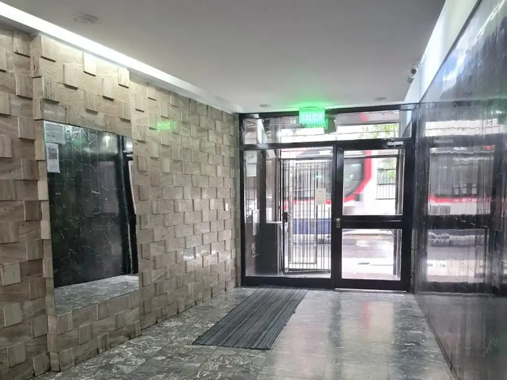 Foto de EXCELENTE OFICINA AL FRENTE / CON COCINA Y BAÑO INDEPENDIENTES/ A, imagen 3