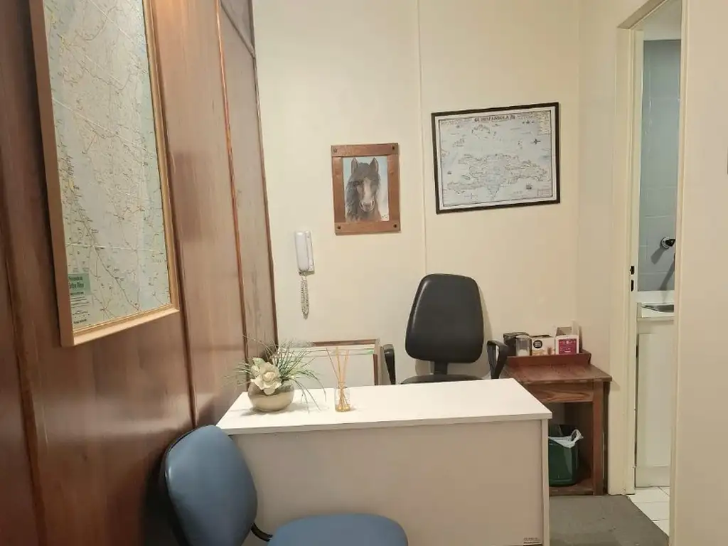 Foto de EXCELENTE OFICINA AL FRENTE / CON COCINA Y BAÑO INDEPENDIENTES/ A, imagen 2