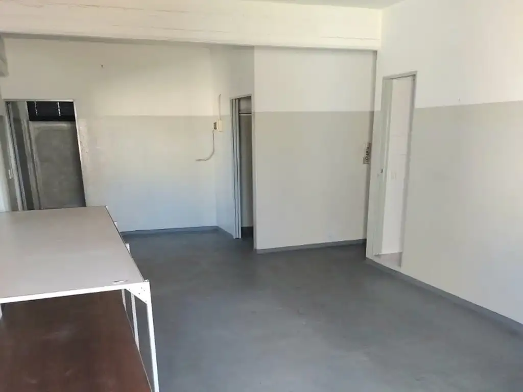 Foto de FABRICA INSTALADA PARA TEXTIL- CALZADO Y OTROS- 330 M2 EN 2 PLANTAS CON, imagen 3