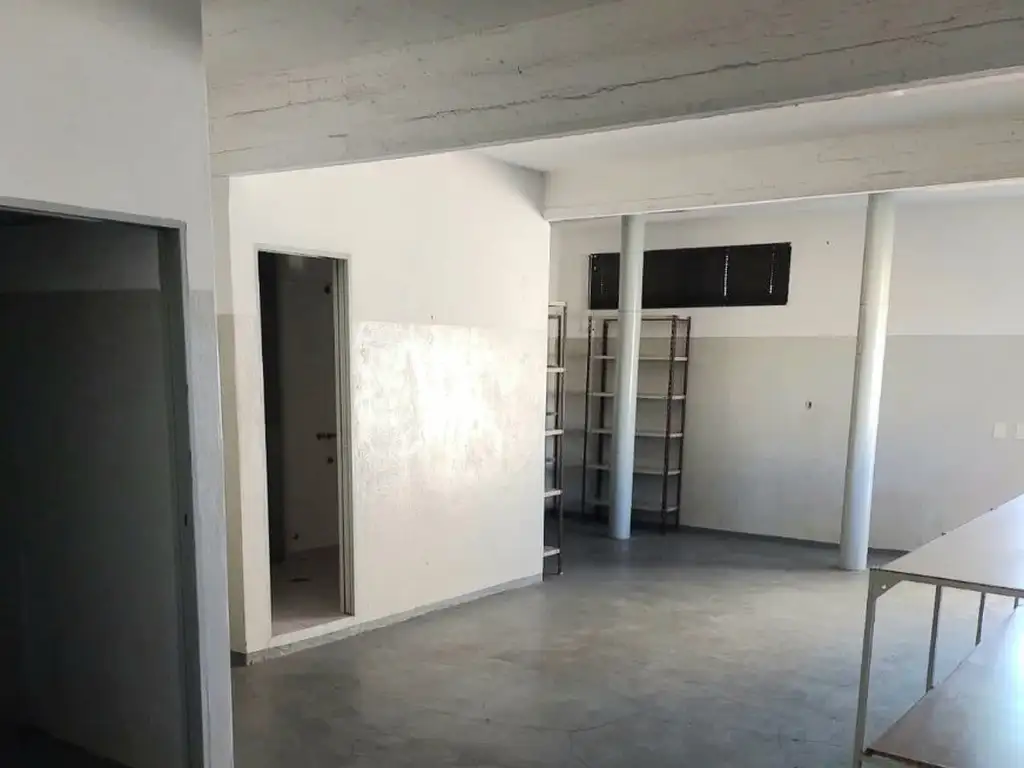 Foto de FABRICA INSTALADA PARA TEXTIL- CALZADO Y OTROS- 330 M2 EN 2 PLANTAS CON, imagen 2