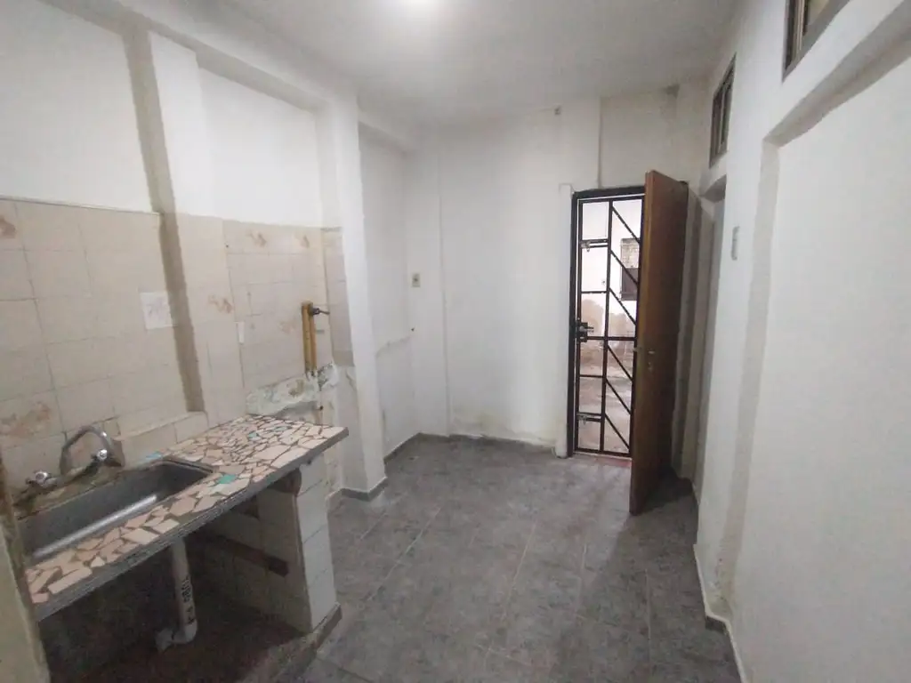 Foto de Local Oficina Consultorio en Alquiler - Castelar Sur, imagen 5