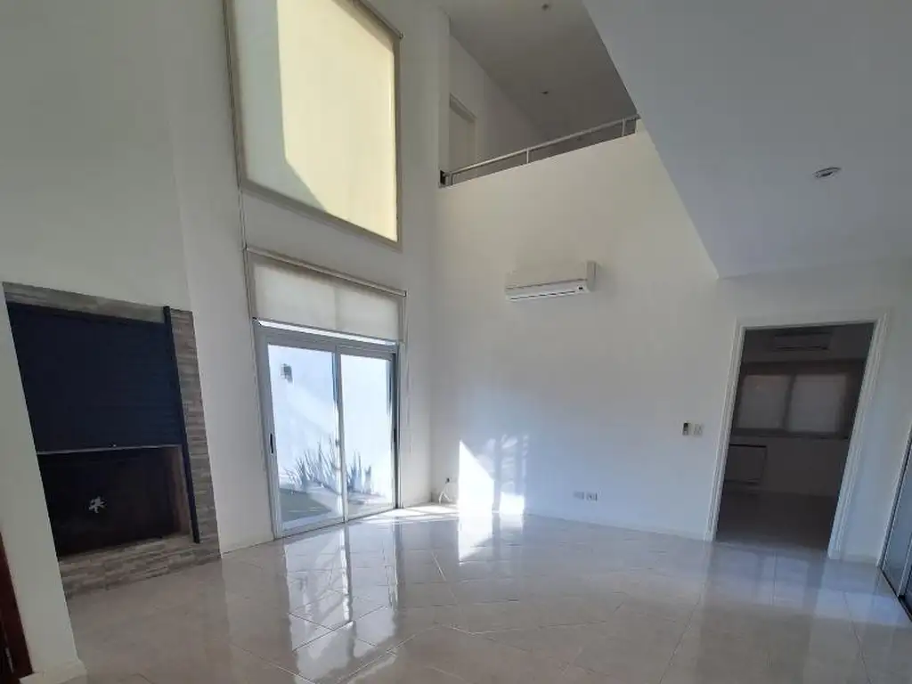Foto de Casa. Alquiler Club de Campo Abril, imagen 1