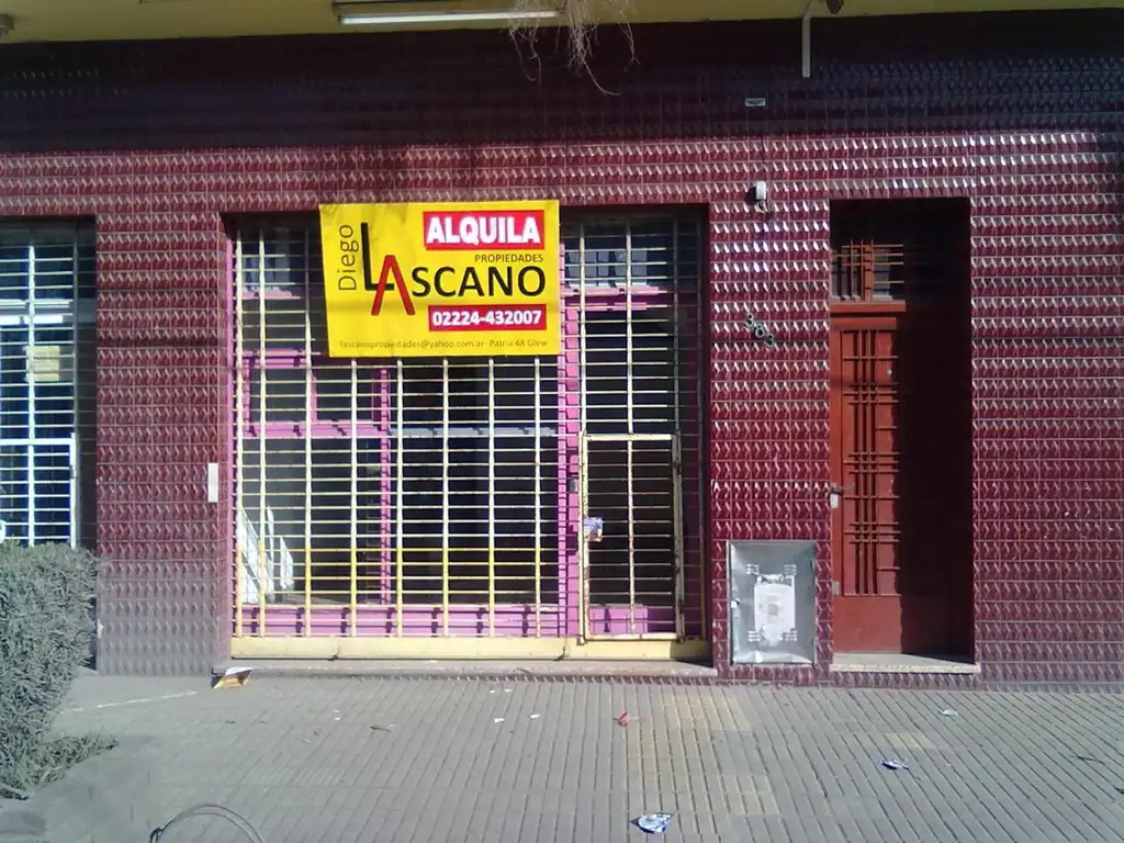 Foto de Local Comercial sobre Av. Almafuerte, imagen 2