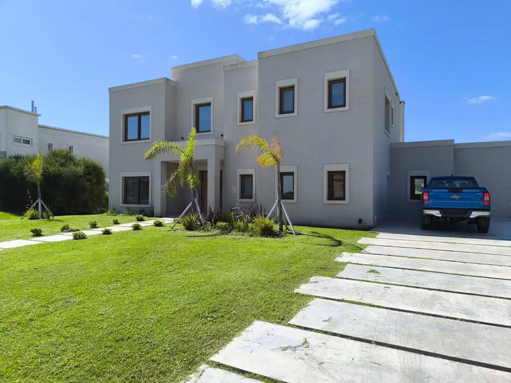 Foto de ALQUILER DE CASA EN 6 AMBIENTES, CON GALLERIA Y PARRILLA, imagen 2