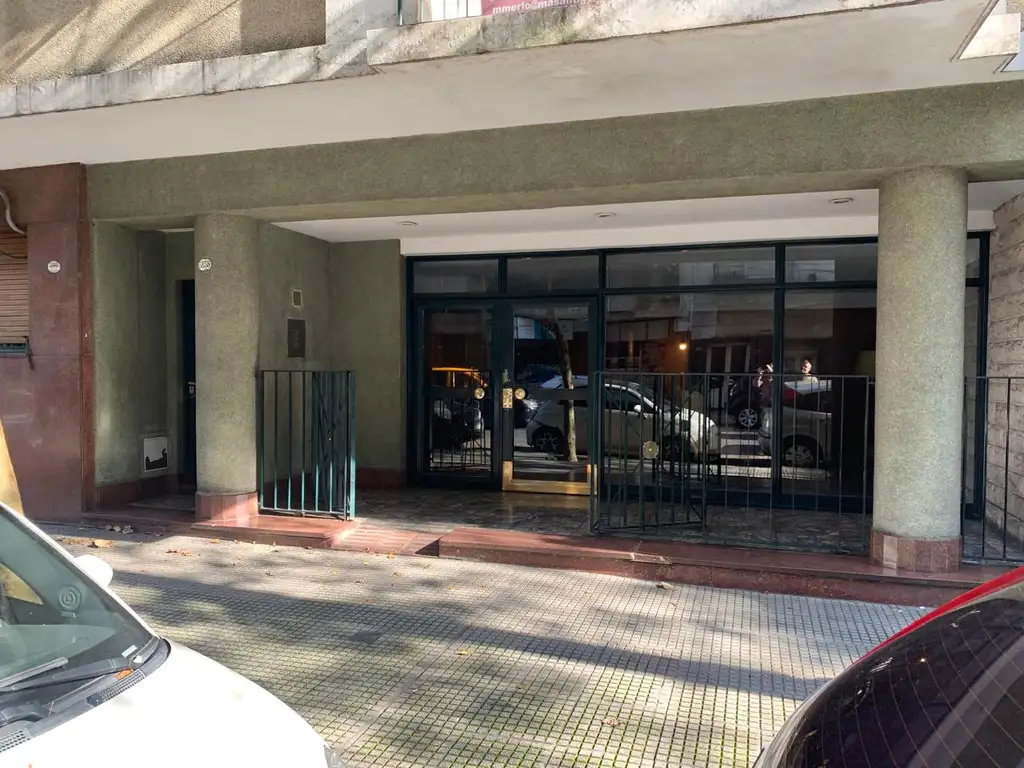 Foto de Excelente departamento de 3 ambientes con dependencia, escritorio y, imagen 2