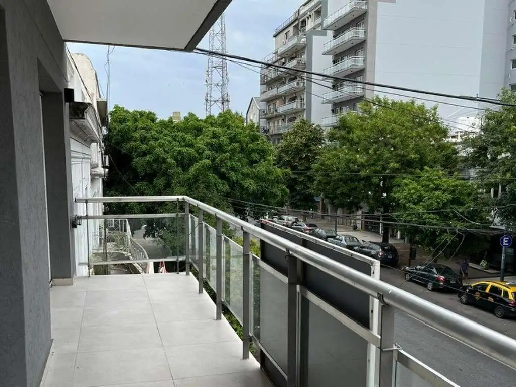 Foto de DEPARTAMENTO 4 AMBIENTES EN EXCELENTE ESQUINA DE VERSALLES, imagen 4