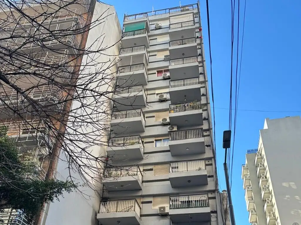 Foto de 1 ambiente amplio , contrafrente con balcon , vista abierta , muy, imagen 1