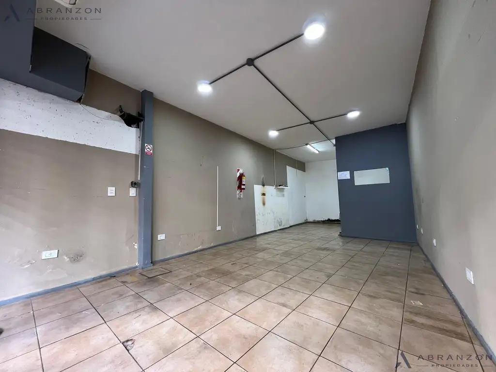 Foto de Gascón al 500 local comercial Almagro Hospital Italiano SE VENDE CON, imagen 2