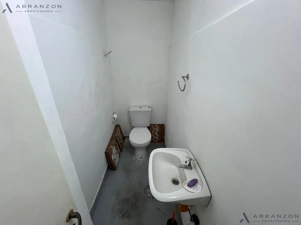 Foto de Gascón al 500 local comercial Almagro Hospital Italiano SE VENDE CON, imagen 4