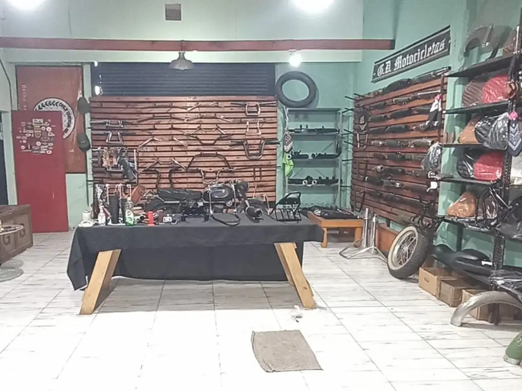 Foto de LOCAL 43M2 CUBIERTO LOSA SIN COLUMNAS, imagen 3