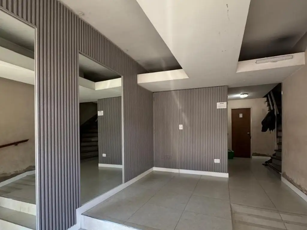 Foto de Excelente departamento de 2 ambientes con balcón, al frente., imagen 3