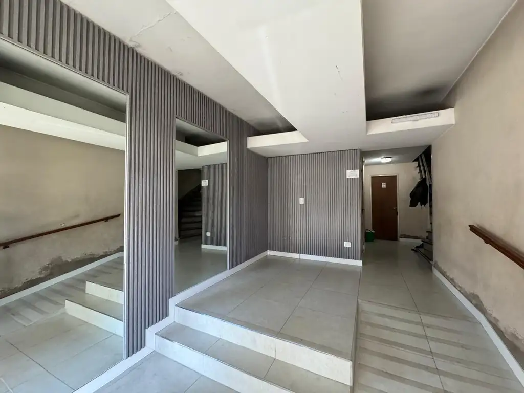 Foto de Excelente departamento de 2 ambientes con balcón, al frente., imagen 2