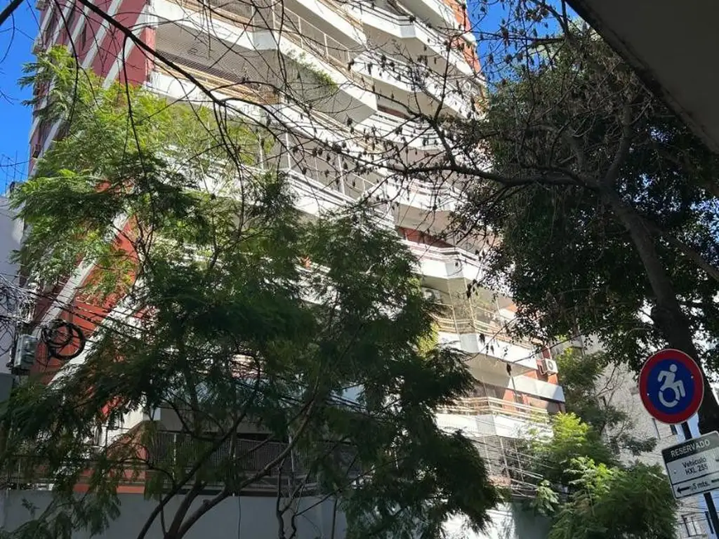 Foto de LAPRIDA/GUTIERREZ - S/PISO FTE LIVING 4 DORM D/SERV COCHERA, imagen 3