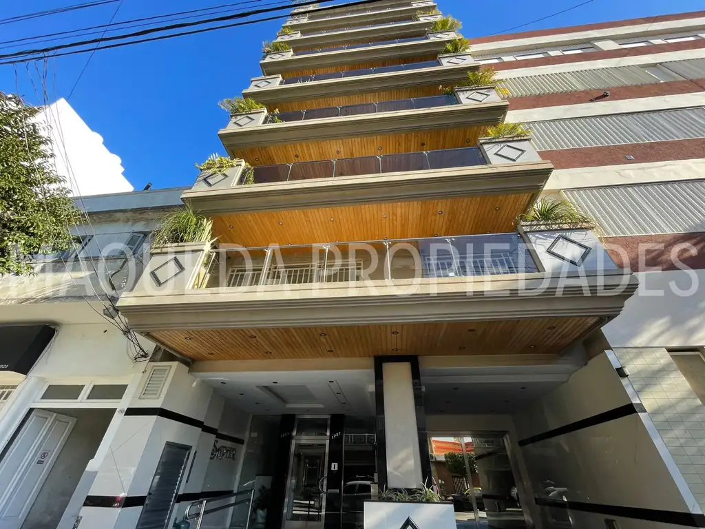 Foto de Piso De Gran Categoria 4 Ambientes C/2 Cocheras ¡imperdible!, imagen 1