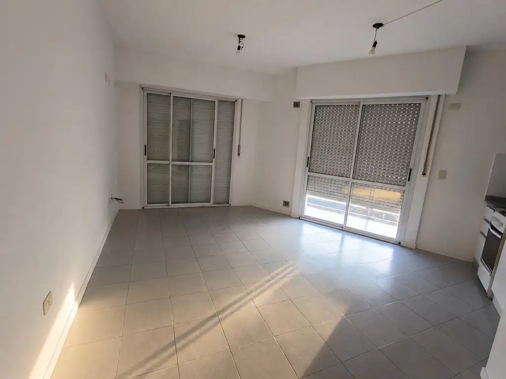 Foto de MONOAMBIENTE EN ALQUILER AL FRENTE CON BALCON CORRIDO, imagen 5