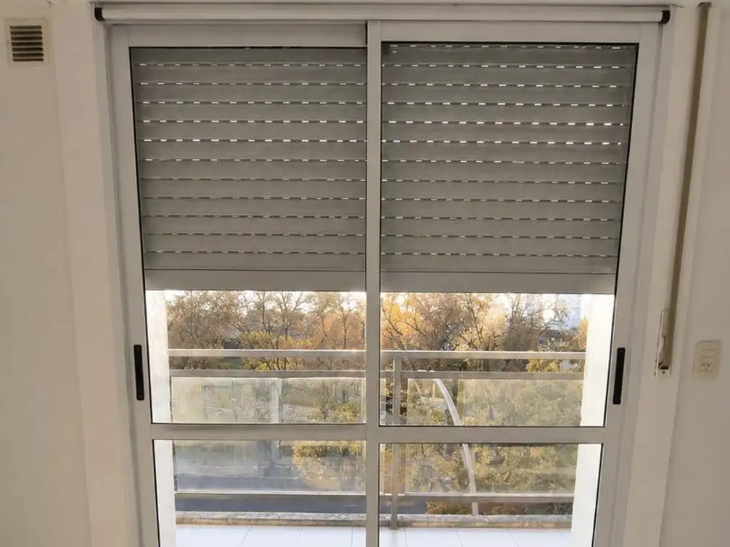 Foto de MONOAMBIENTE EN ALQUILER AL FRENTE CON BALCON CORRIDO, imagen 3