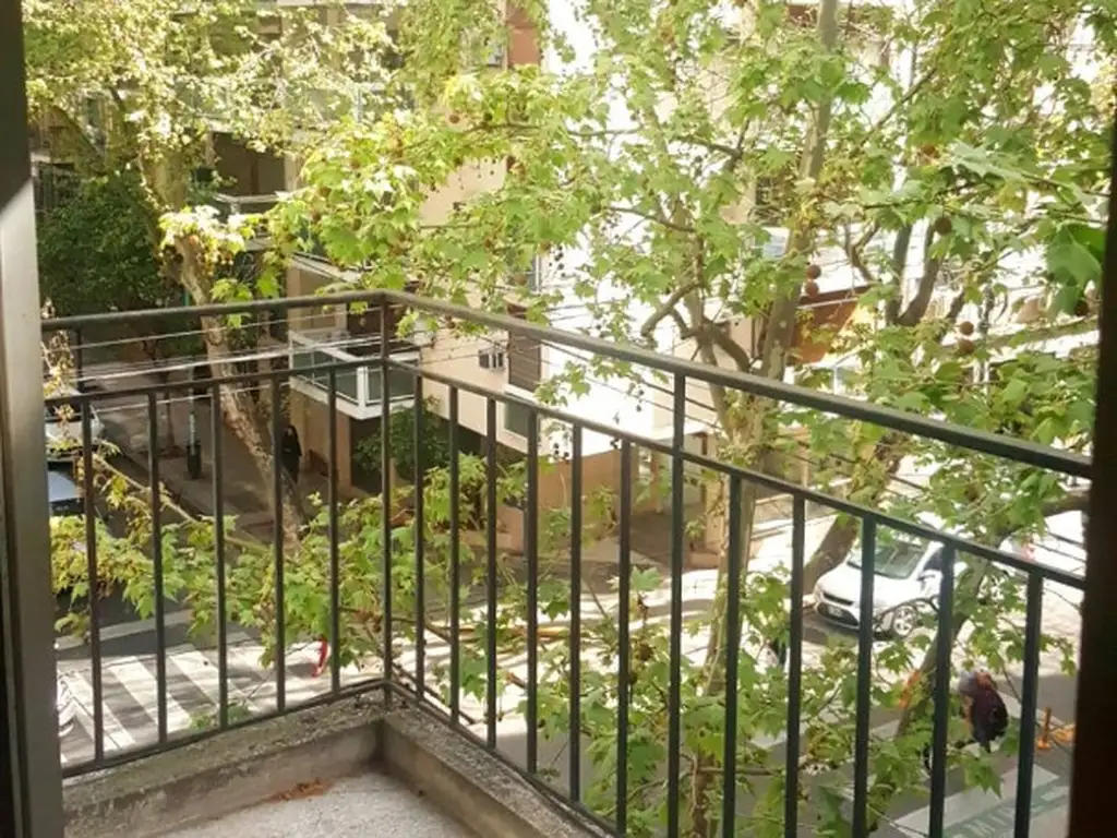 Foto de Departamento de 1 ambiente al frente 3° piso con balcon corrido, imagen 2