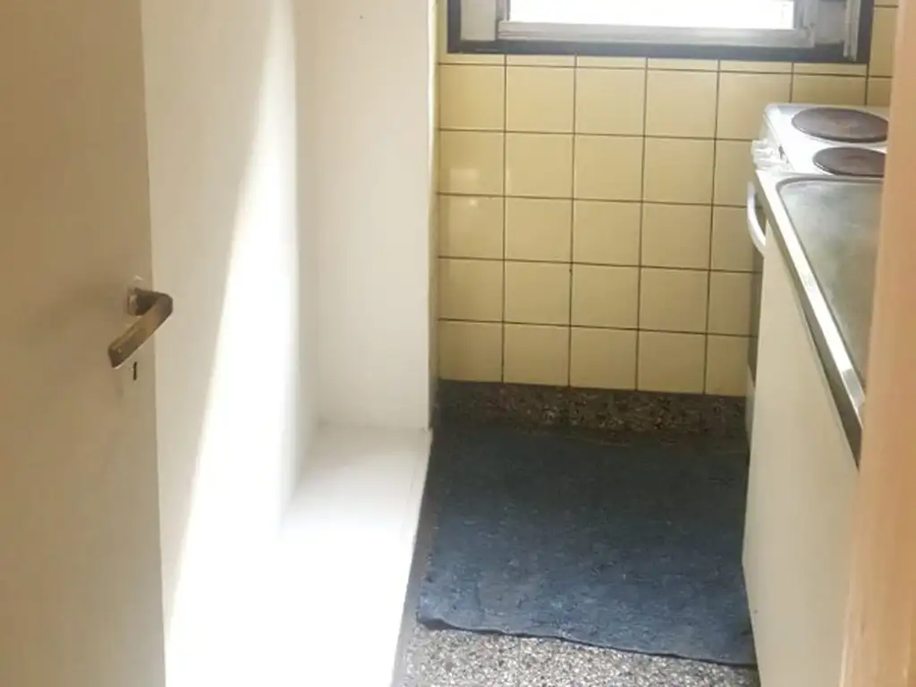 Foto de Departamento de 1 ambiente al frente 3° piso con balcon corrido, imagen 4