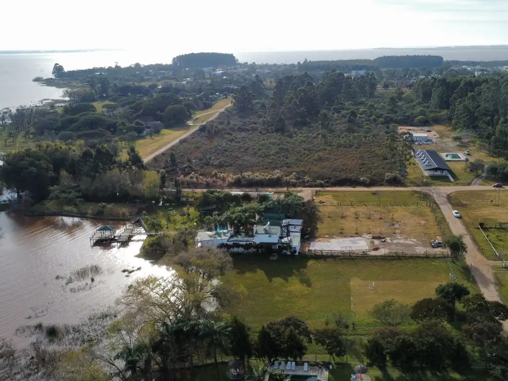 Foto de DOS LOTES SOBRE EL LAGO - FEDERACION NORTE, imagen 3