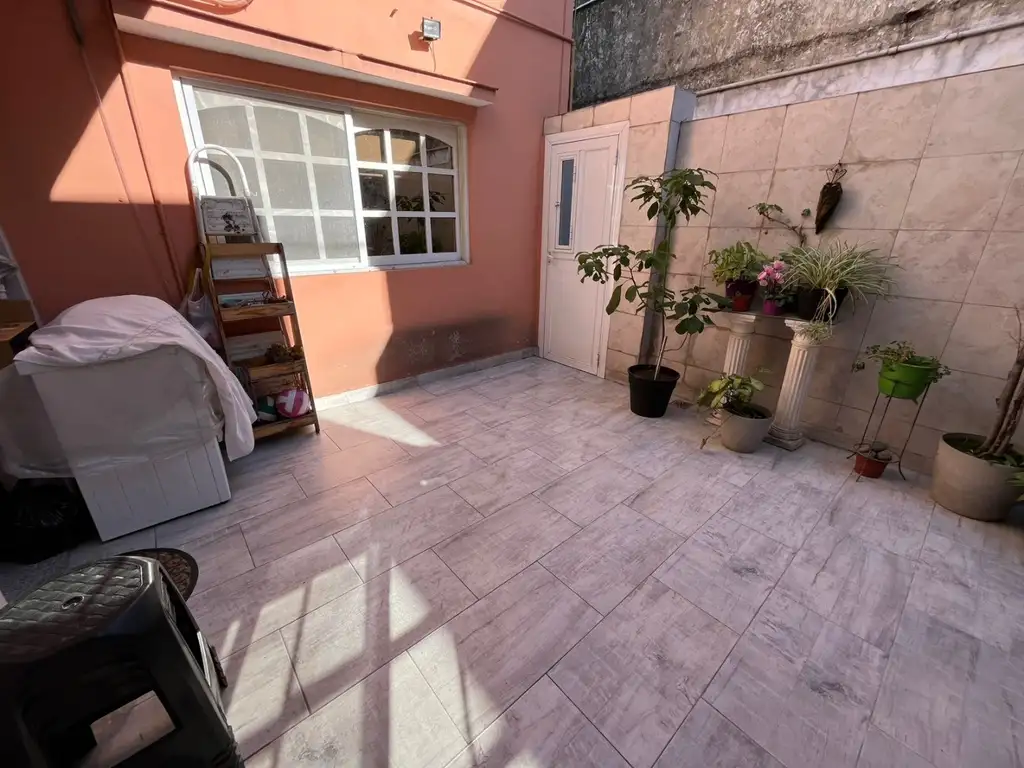 Foto de Tipo casa interno 4 amb. VENTA, imagen 2