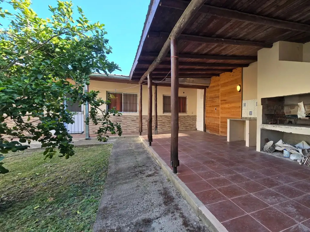 Foto de CASA TRES DORMITORIOS CON GALERIA PARRILLA PATIO, imagen 5