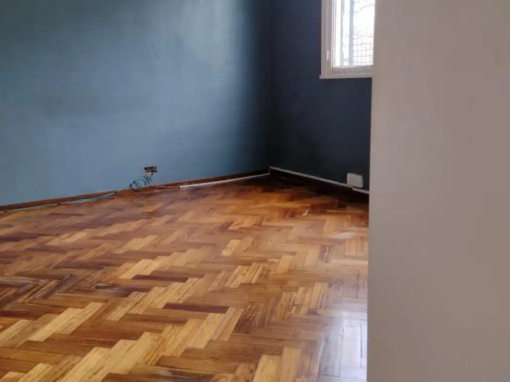 Foto de RETASADO. Departamento al frente muy buena ubicación, imagen 5