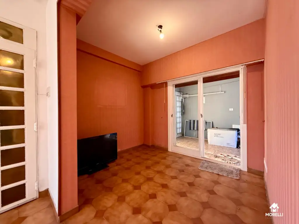 Foto de DÚPLEX 5 AMBIENTES CON COCHERA PASANTE Y PATIO.-, imagen 3
