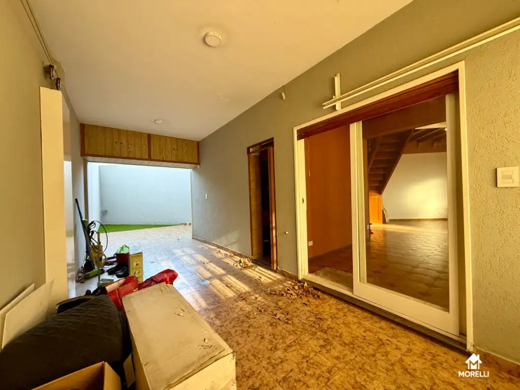 Foto de DÚPLEX 5 AMBIENTES CON COCHERA PASANTE Y PATIO.-, imagen 5