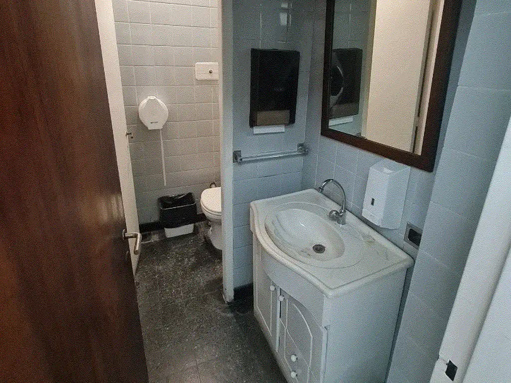 Foto de OFICINA 230 MTS AL FRENTE CON 2 BAÑOS. (BARRIO: CONGRESO/CENTRO), imagen 3
